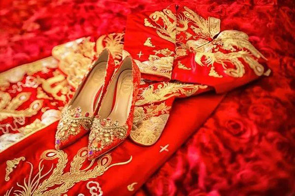 13082499_德力西家居电气_十月浪漫结婚季_迎接新婚祝福1