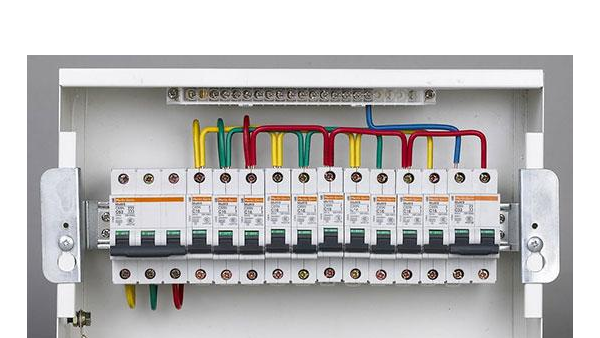 家里的配电箱之间接线有什么要求