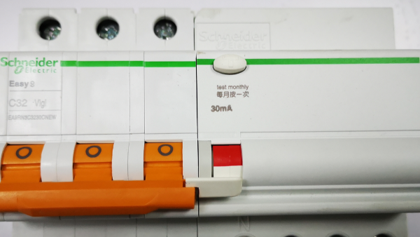 施耐德漏电保护器安装时需要注意什么